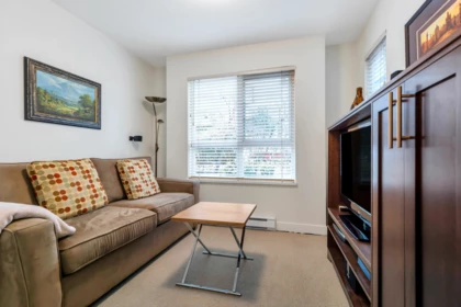 Entry Foyer Photo of 102 736 W 14th Avenue, Vancouver, BC