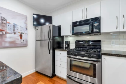 Primary Bedroom Photo of 102 736 W 14th Avenue, Vancouver, BC