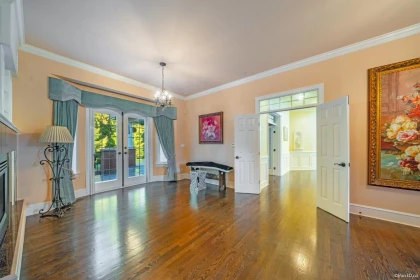 Entry Foyer Photo of 17007 28 Avenue, Surrey, BC