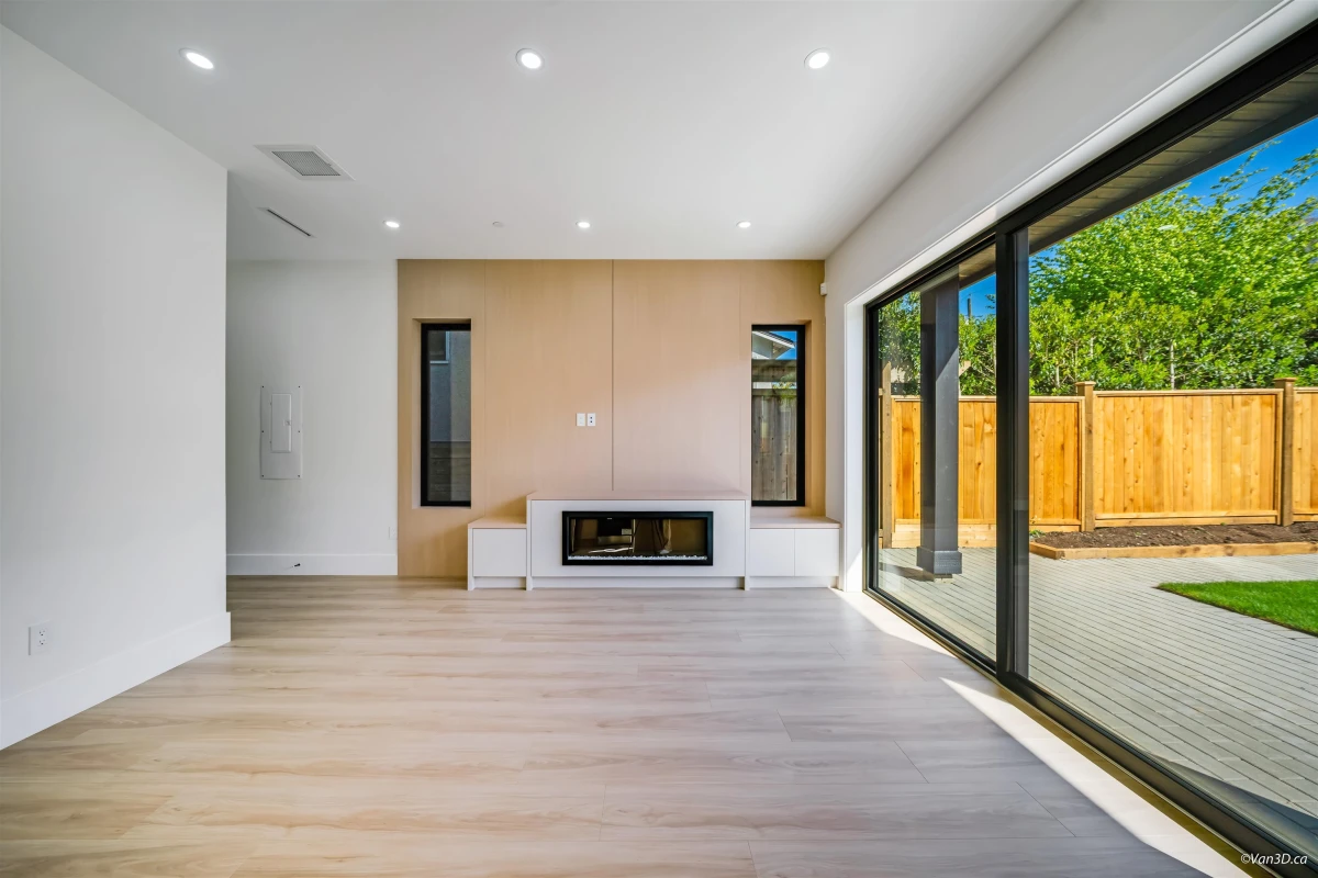 Dining Area Photo of 2 2636 Mcgill Street, Vancouver, BC