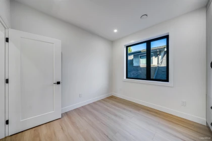 Guest Bathroom Photo of 2 2636 Mcgill Street, Vancouver, BC