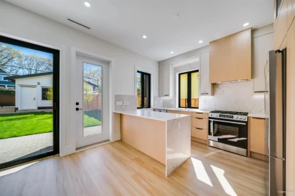 Kitchen Island Photo of 2 2636 Mcgill Street, Vancouver, BC