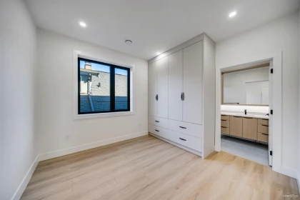 Powder Room Photo of 2 2636 Mcgill Street, Vancouver, BC