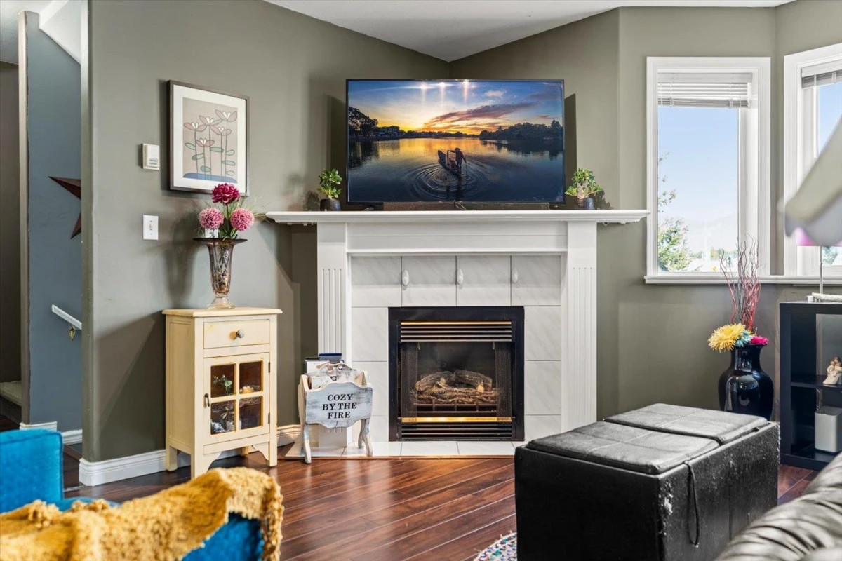 Dining Area Photo of 37 45090 Luckakuck Way, Chilliwack, BC