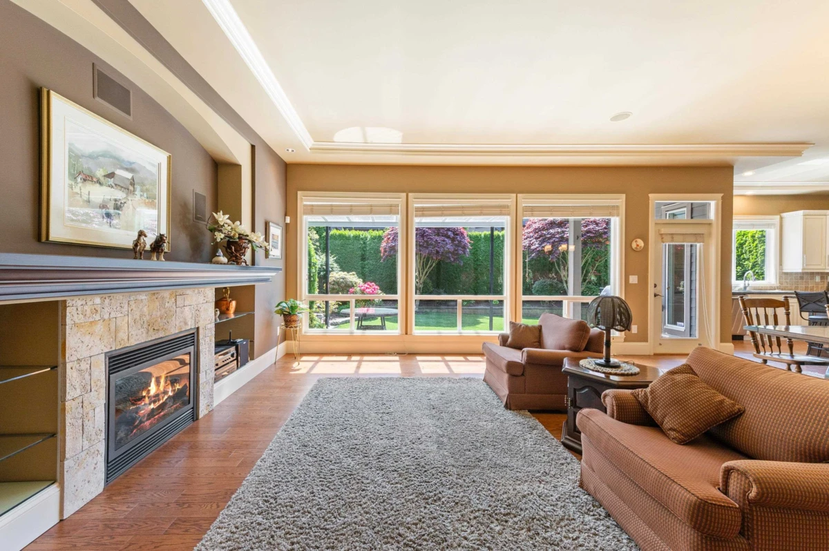 Living Room Photo of 16254 26b Avenue, Surrey, BC