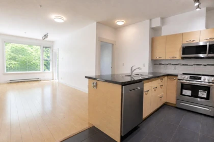 Kitchen Island Photo of 108 33539 Holland Avenue, Abbotsford, BC