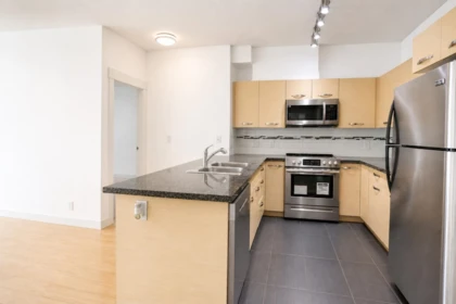Kitchen Photo of 108 33539 Holland Avenue, Abbotsford, BC