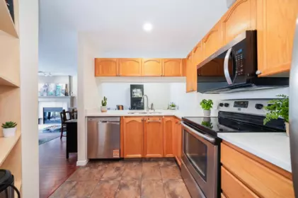 Kitchen Island Photo of 305 1167 Pipeline Road, Coquitlam, BC