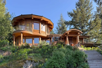 675 Cates Lane, Bowen Island, BC, Bowen Island — Single Family Residence for sale