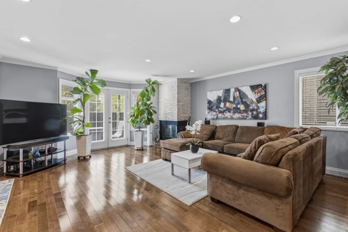 Dining Area Photo of 31 W 15th Avenue, Vancouver, BC