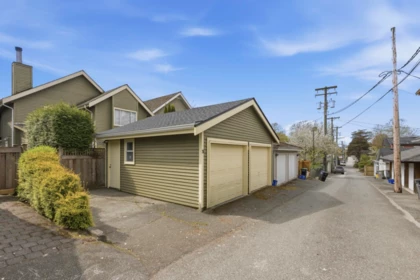 Garden / Landscaping Photo of 31 W 15th Avenue, Vancouver, BC