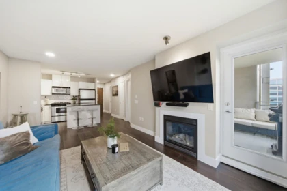 405 155 W 1st Street, North Vancouver, BC, North Vancouver — Apartment/Condo for sale