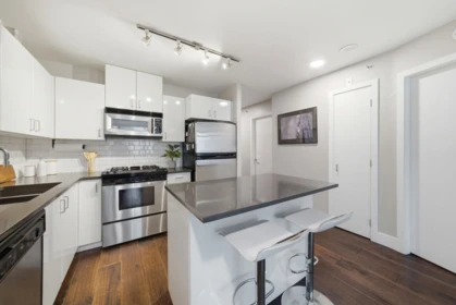 Kitchen Photo of 405 155 W 1st Street, North Vancouver, BC