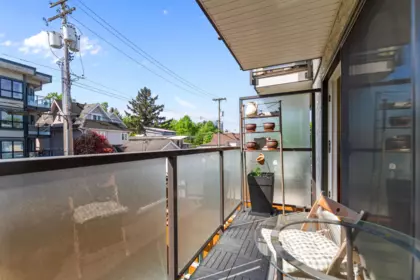 Kitchen Island Photo of 201 550 E 7th Avenue, Vancouver, BC
