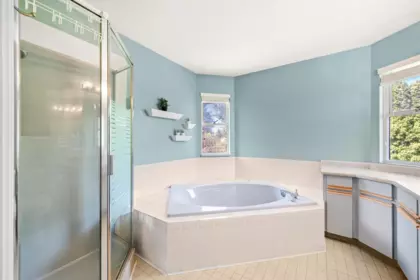 Guest Bathroom Photo of 21558 86a Crescent, Langley, BC