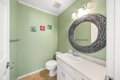 Walk-In Closet Photo of 21558 86a Crescent, Langley, BC