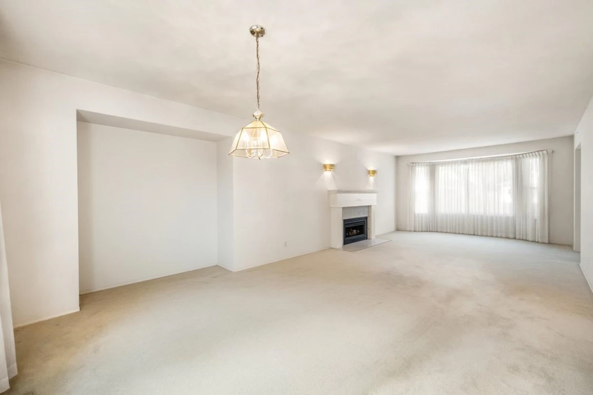 Dining Area Photo of 8094 164a Street, Surrey, BC