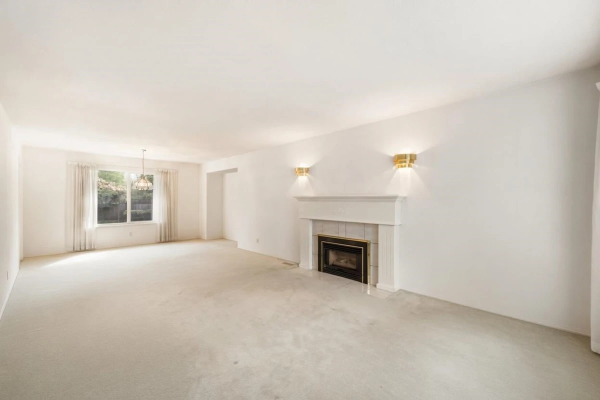 Family Room Photo of 8094 164a Street, Surrey, BC
