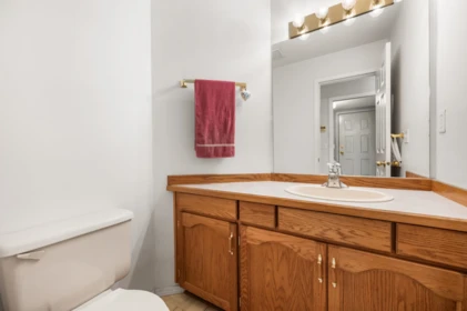 Powder Room Photo of 8094 164a Street, Surrey, BC