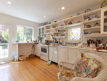 Breakfast Nook Photo of 4518 W 12th Avenue, Vancouver, BC