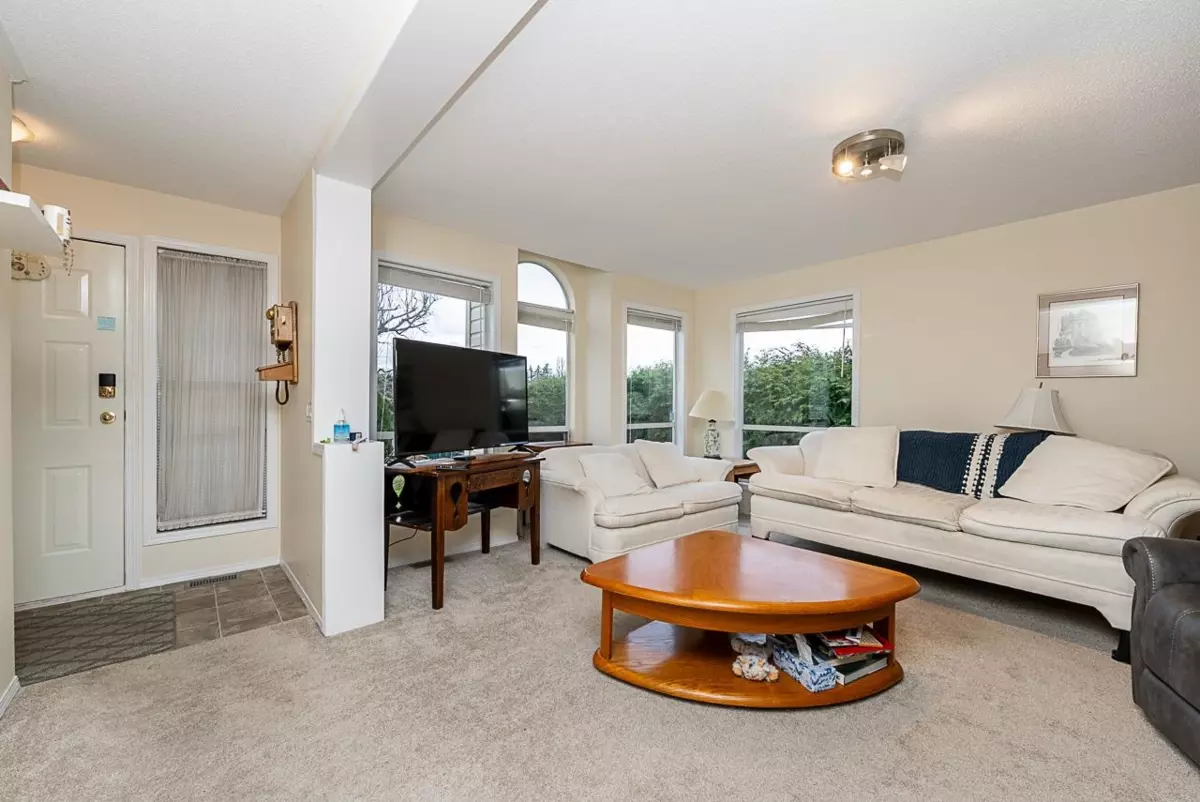 Dining Area Photo of 18 2345 Cranley Drive, Surrey, BC
