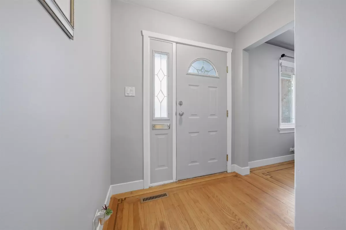 Family Room Photo of 1315 Eighth Avenue, New Westminster, BC