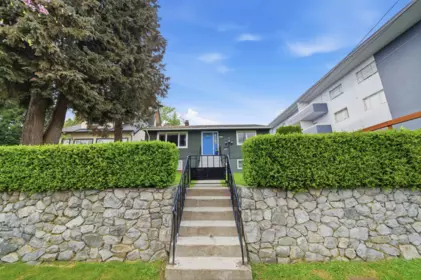Hot Tub / Spa Photo of 1315 Eighth Avenue, New Westminster, BC
