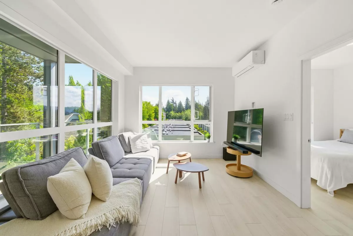 Living Room Photo of 513 3596 Malsum Drive, North Vancouver, BC
