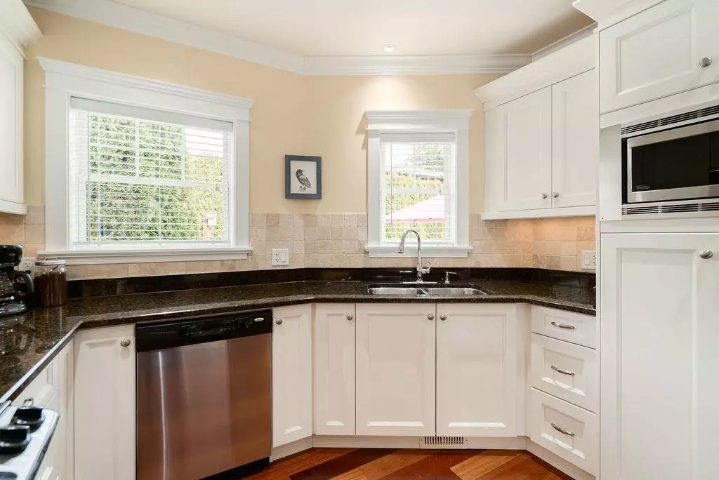 Dining Area Photo of 674 Colinet Street, Coquitlam, BC