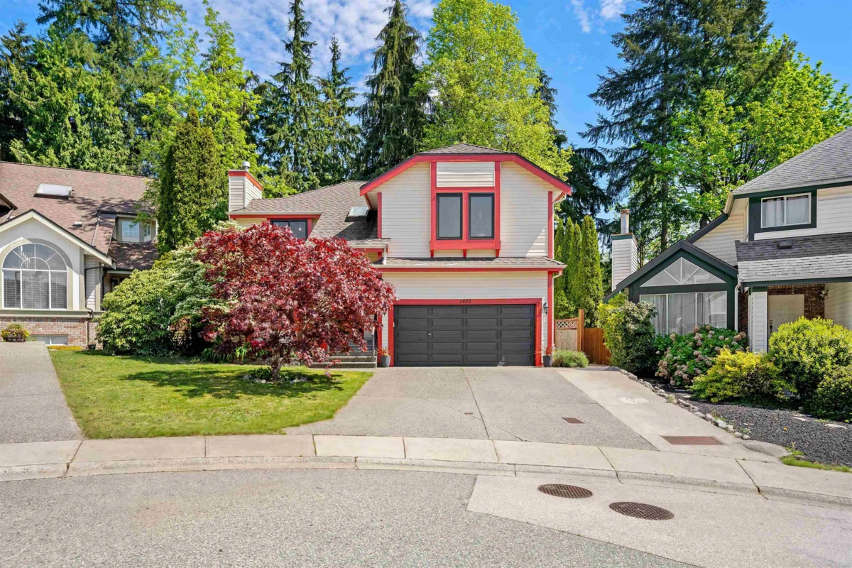 Living Room Photo of 1405 Glenview Court, Coquitlam, BC