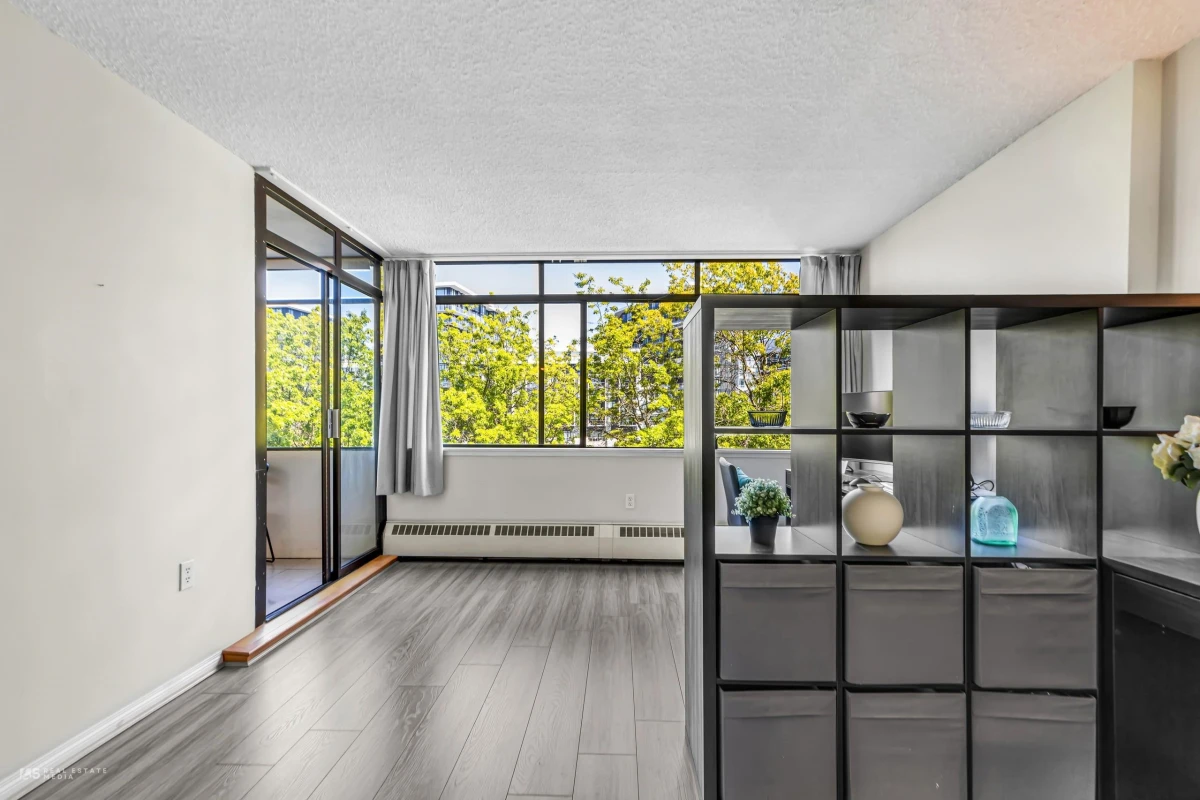 Family Room Photo of 601 6611 Minoru Boulevard, Richmond, BC
