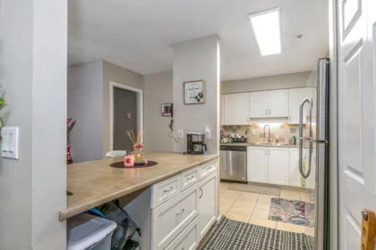 Guest Bathroom Photo of 104 2700 Mccallum Road, Abbotsford, BC