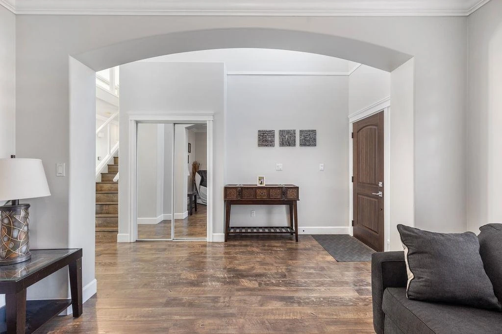 Family Room Photo of 14680 72a Avenue, Surrey, BC