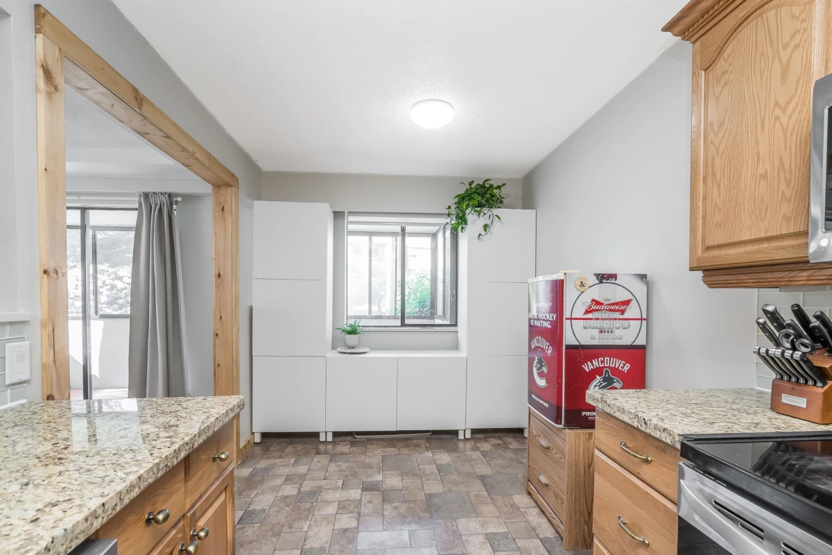Dining Area Photo of 105 32175 Old Yale Road, Abbotsford, BC