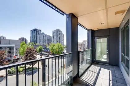 304 110 E 17th Street, North Vancouver, BC, North Vancouver — Apartment/Condo for sale