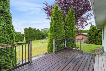 Entry Foyer Photo of 9381 139 Street, Surrey, BC