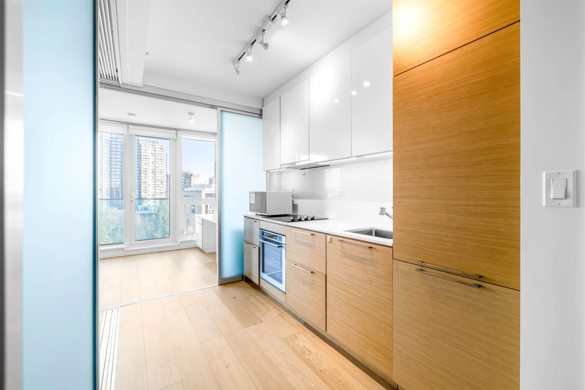 Dining Area Photo of 907 13438 Central Avenue, Surrey, BC