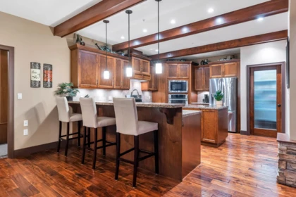 Kitchen Island Photo of 26580 124 Avenue, Maple Ridge, BC
