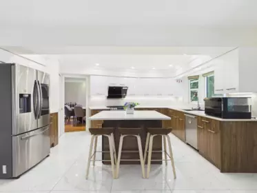 Kitchen Island Photo of 6031 Livingstone Place, Richmond, BC