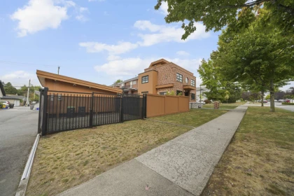 Hot Tub / Spa Photo of 6733 Vivian Street, Vancouver, BC
