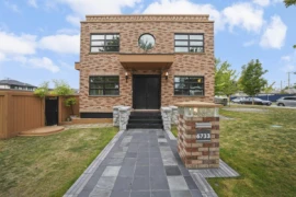6733 Vivian Street, Vancouver, BC