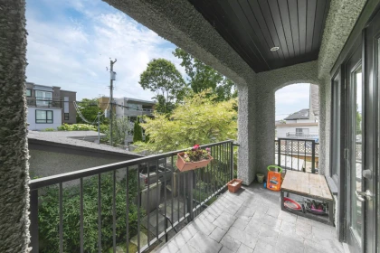 Kitchen Island Photo of 2436 W 8th Avenue, Vancouver, BC