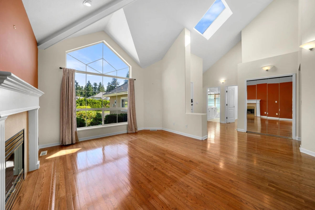Family Room Photo of 15046 Semiahmoo Place, Surrey, BC