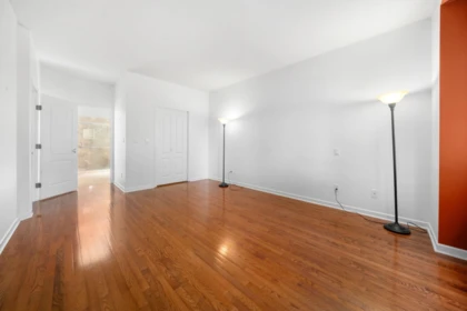 Garage Interior Photo of 15046 Semiahmoo Place, Surrey, BC