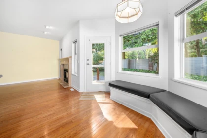 Hallway Photo of 15046 Semiahmoo Place, Surrey, BC
