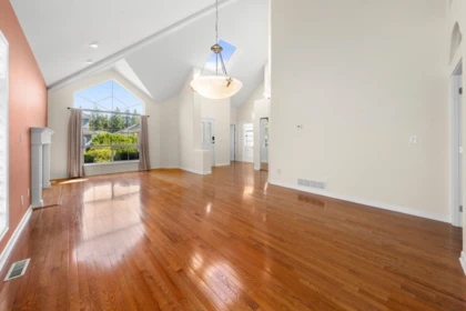 Primary Bedroom Photo of 15046 Semiahmoo Place, Surrey, BC