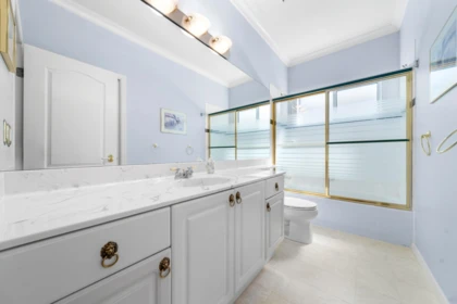 Swimming Pool Photo of 15046 Semiahmoo Place, Surrey, BC