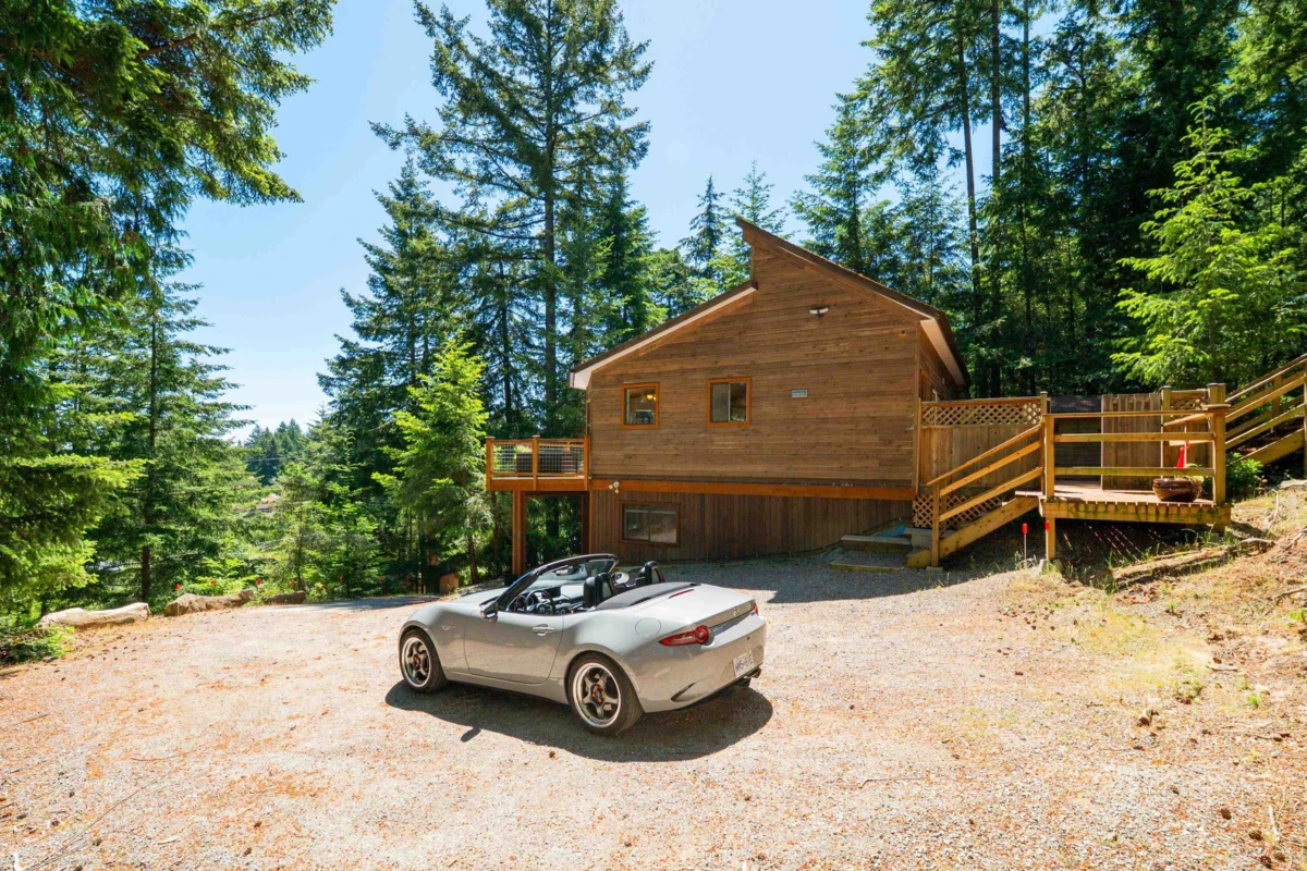 Dining Area Photo of 715 Fernhill Road, Mayne Island, BC