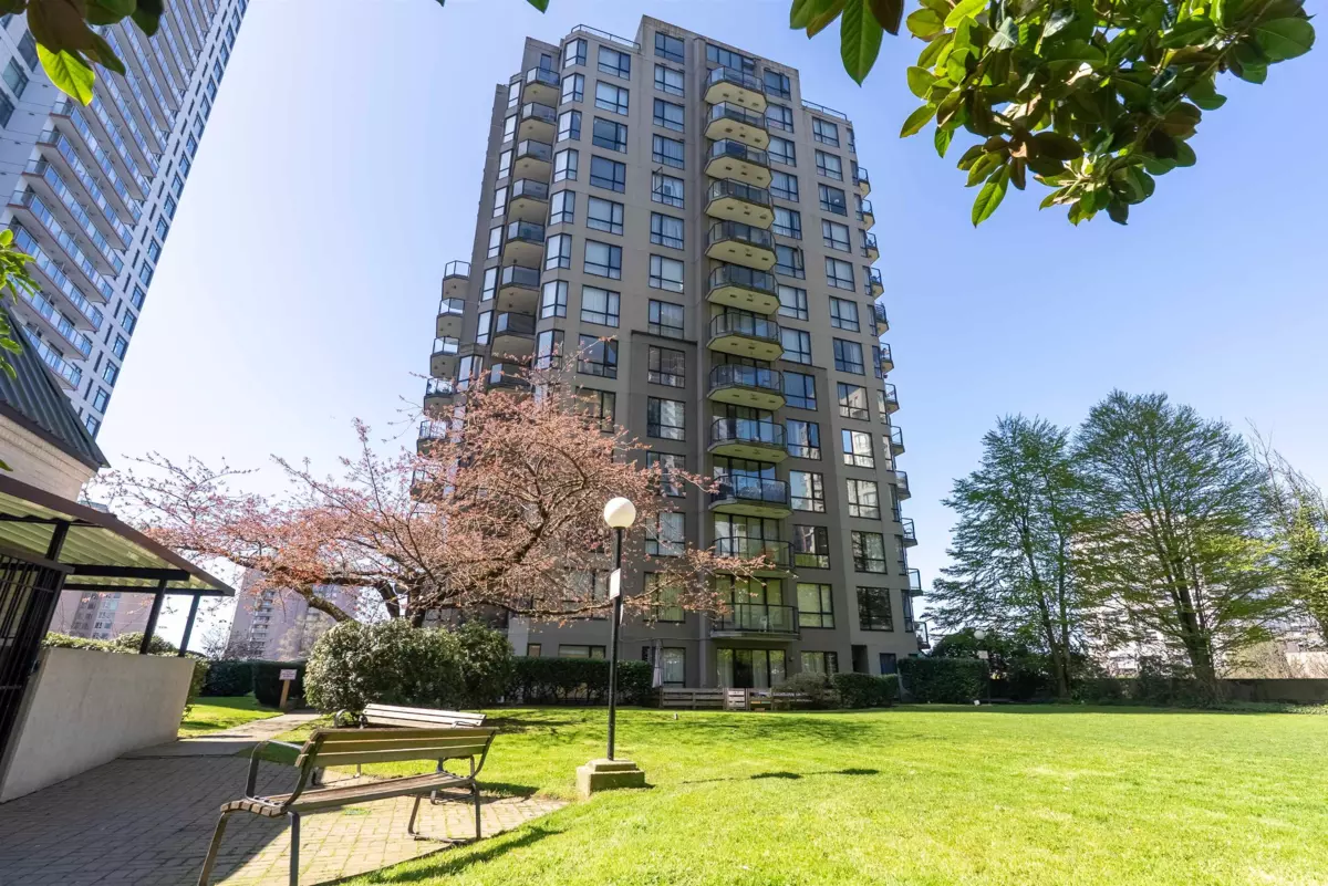 Family Room Photo of 607 55 Tenth Street, New Westminster, BC
