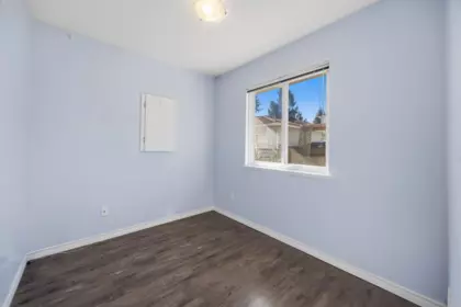Entry Foyer Photo of 6058 Woodsworth Street, Burnaby, BC